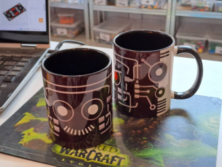 MUG 2 - Black inside - DROID HAPPY